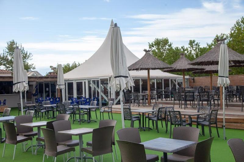 Camping La Carabasse Vias Kültér fotó